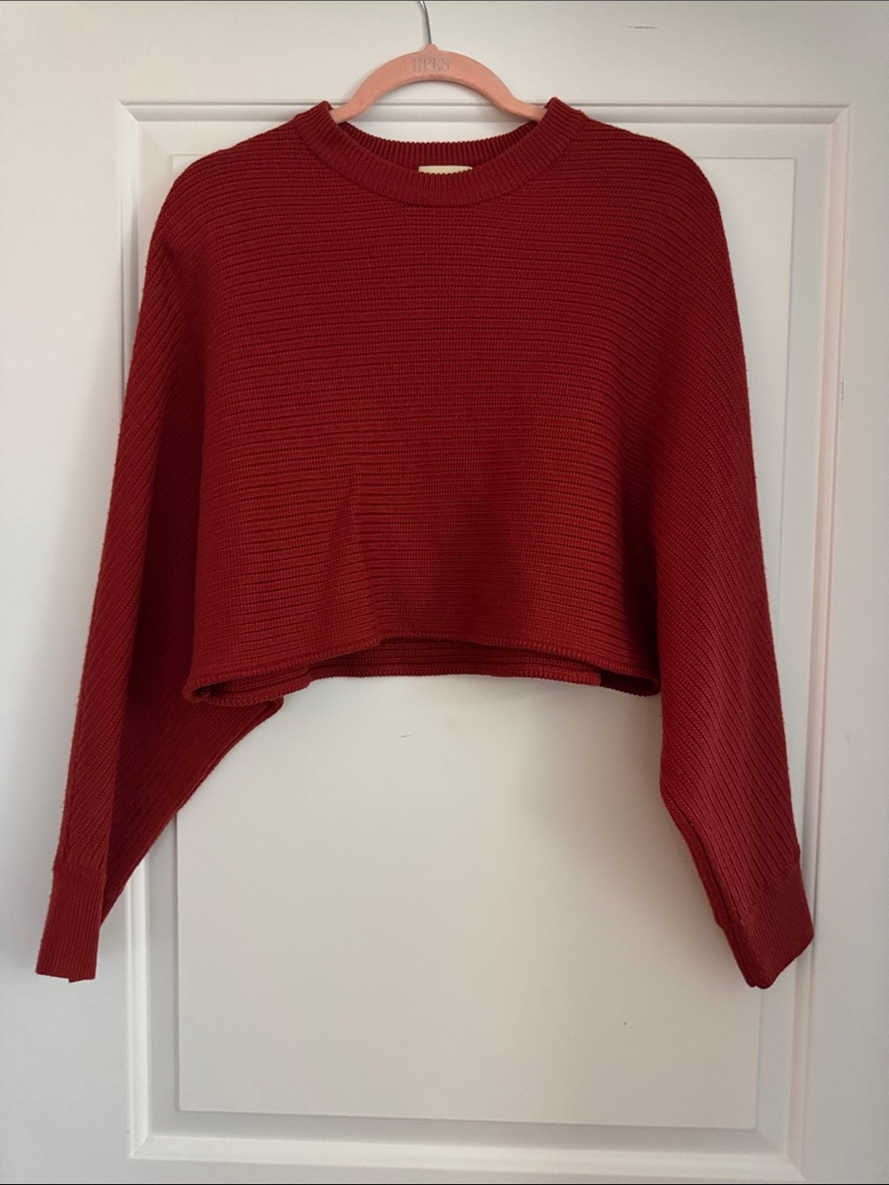 Wilfred Cropped Ribbed Sweatshirt in Deep Red